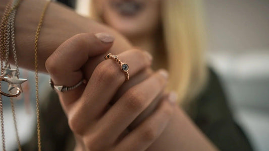 Comment choisir les bijoux qui conviennent à votre tenue ? - Maison Rin